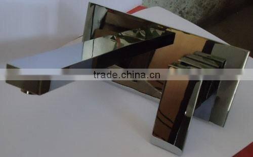 wall mounted single handle wash basin faucet