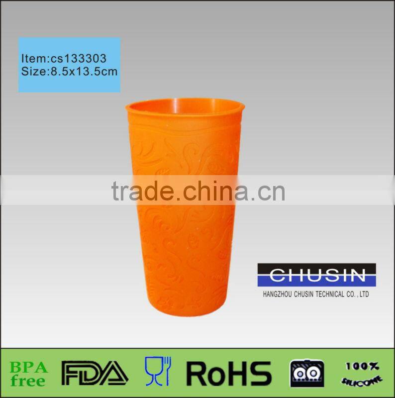 The hot sell fashion silicone baby feeding bottle sleeve cover