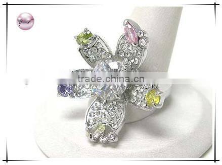 Crystal stud flower shape ring