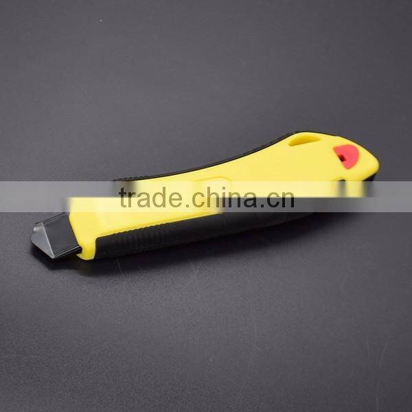 high quality double 18mm blades co-molded safety cutter knife