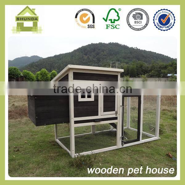 SDC11 wooden hen house in kit