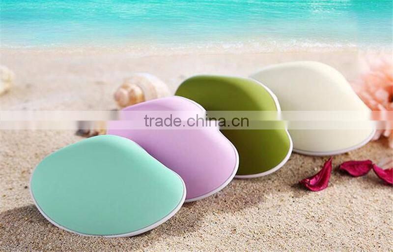 Shell charge hand warmer Portable mini hand warmer Electric heating treasure with mobile power supply and electric torch