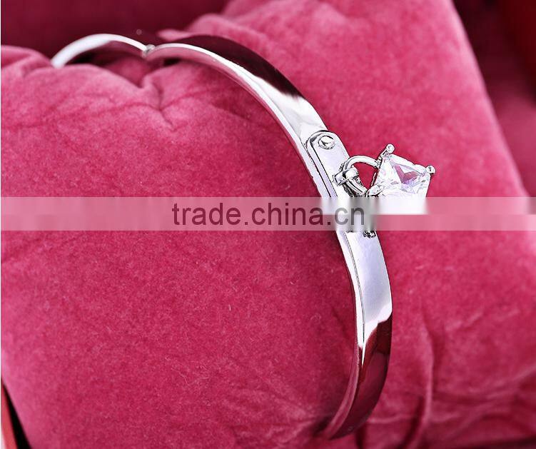 Wholesale Stock Small Order Fashion Women Brief Pendant Bracelets