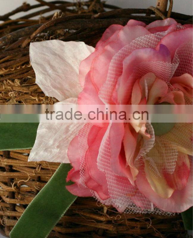 Rustic style calamus beccarii material flower basket for garden decoration