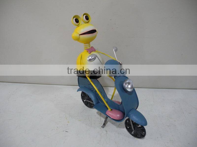 Hot selling frog with motor planter for outdoor decoration