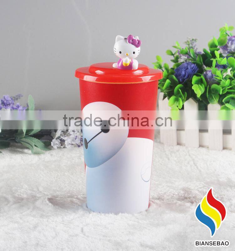BPA free customized made pp plastic cup with top figurine