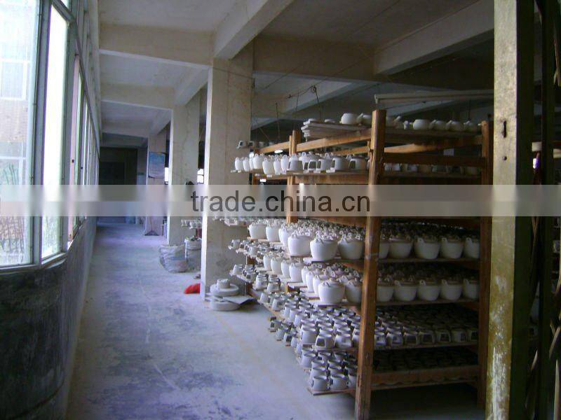 ceramic salt & pepper shaker