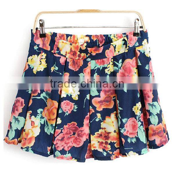 Beautiful Prints Tunck Pleats Young Girls in Short Skirt
