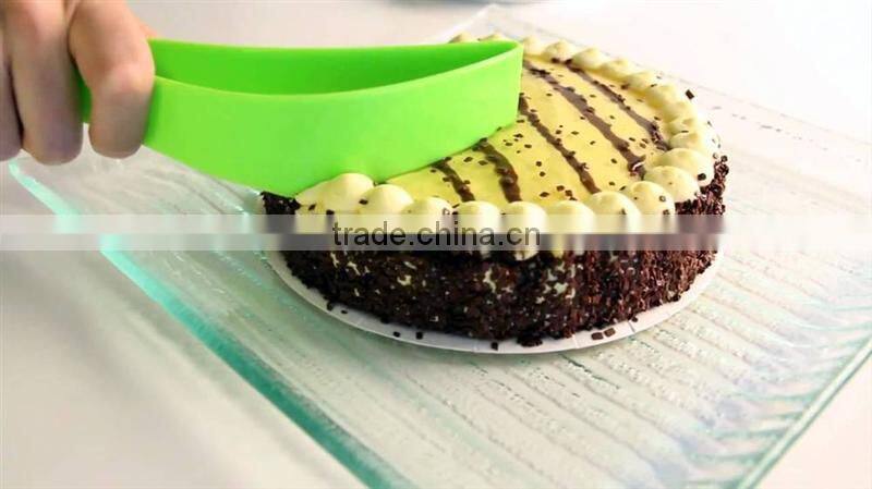 KH Quick Delivery Time Useful Plastic Cake Server