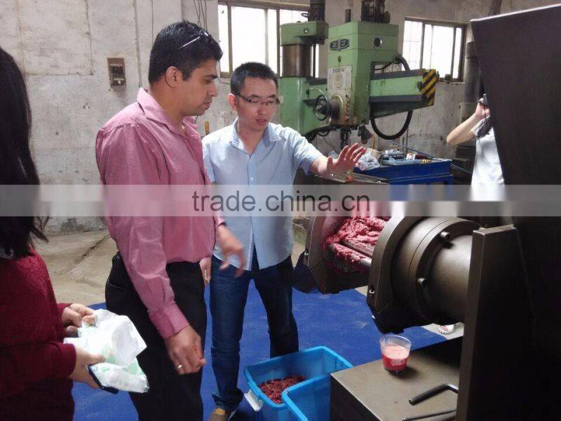 MDCM pigeon deboning machine