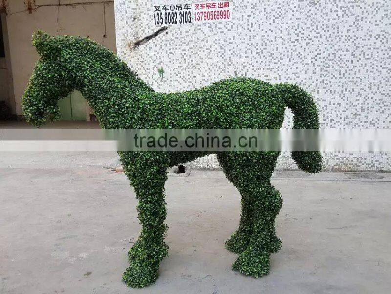 Imitation green sculptures