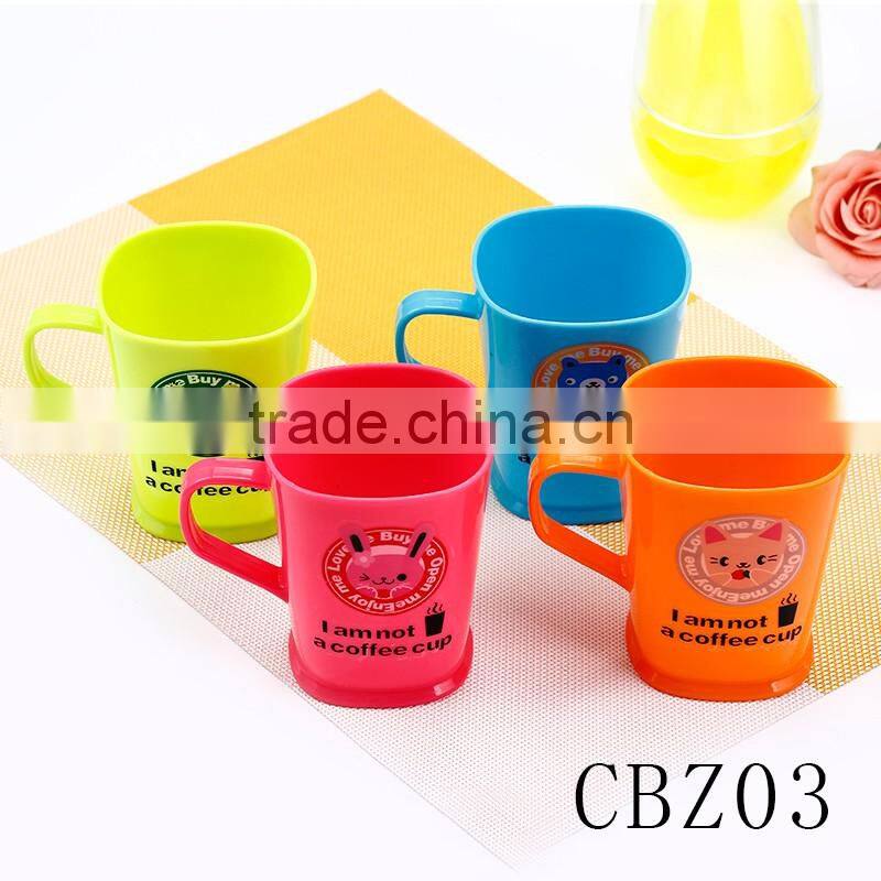 Factory wholesale fashional style plastic food grade material carton imprint tumbler cups
