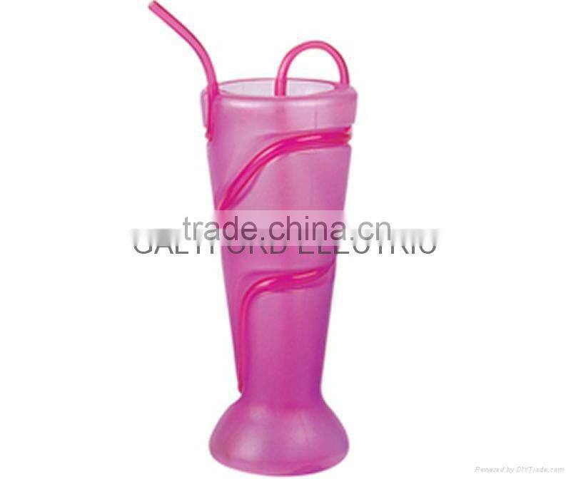 Plastic Soda Fountain Milkshake Cup with Krazy Straw PET plastic straw cup