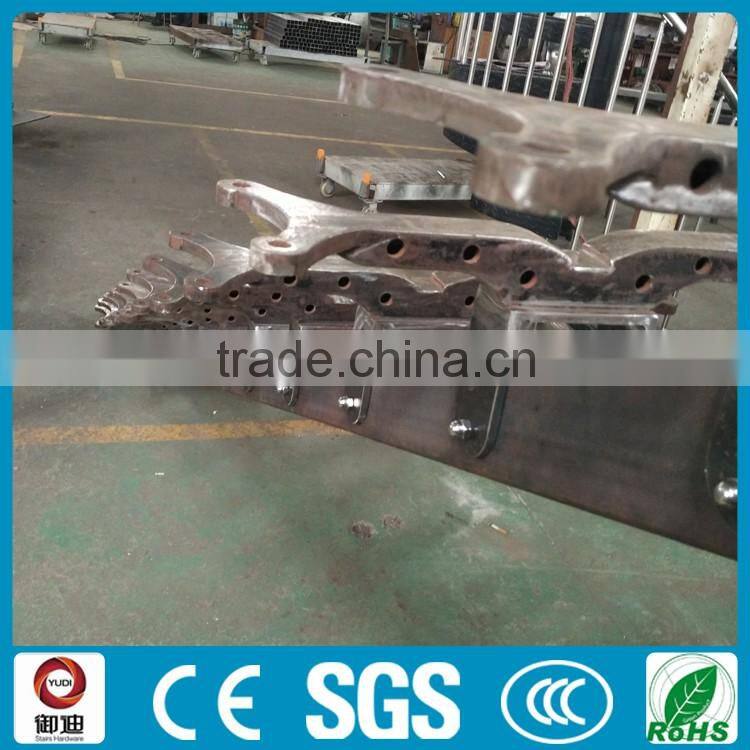 house steel U shape glass staircase