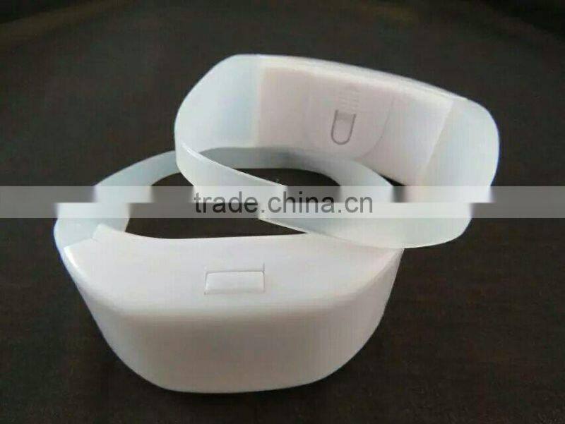 Wholesale Custom Remote Control LED Flashing Bracelet, Silicone LED Light Wristband