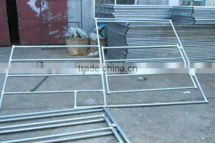 Livestock Hay Feeder
