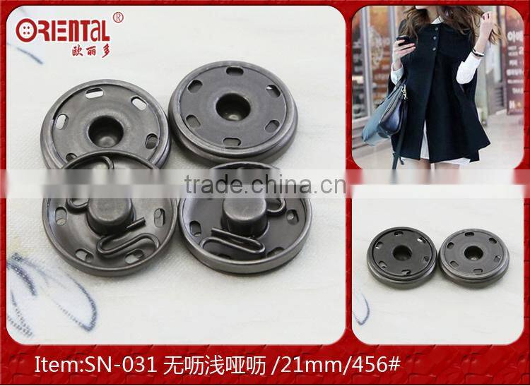 round shape metal sewing snap buttons in gun