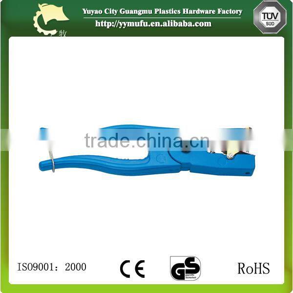 Castrator ring applicator can help the animals rapidly hemostasis for livestock