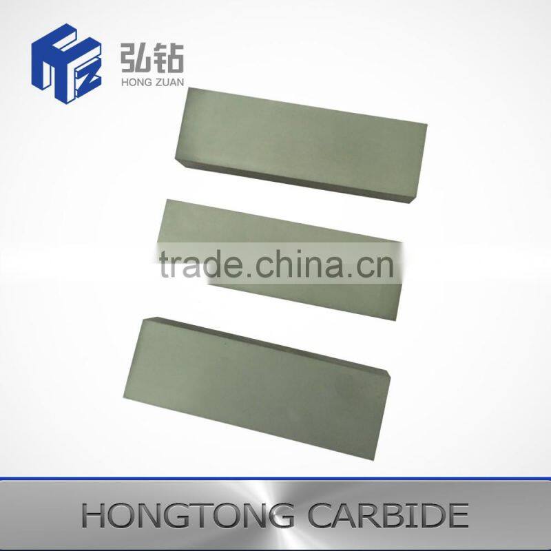 Tungsten carbide plate for fiberglass pulverizer hammer