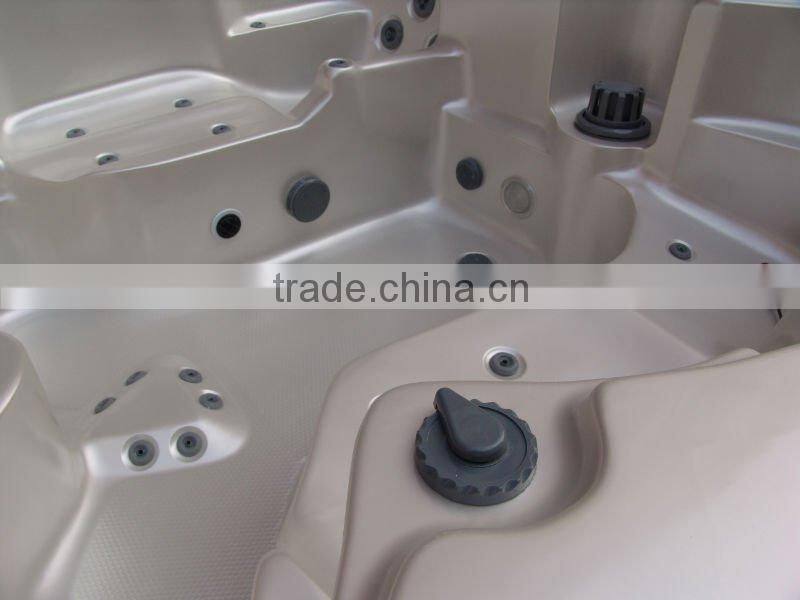 Whirlpool hot tub for outdoor indoor use