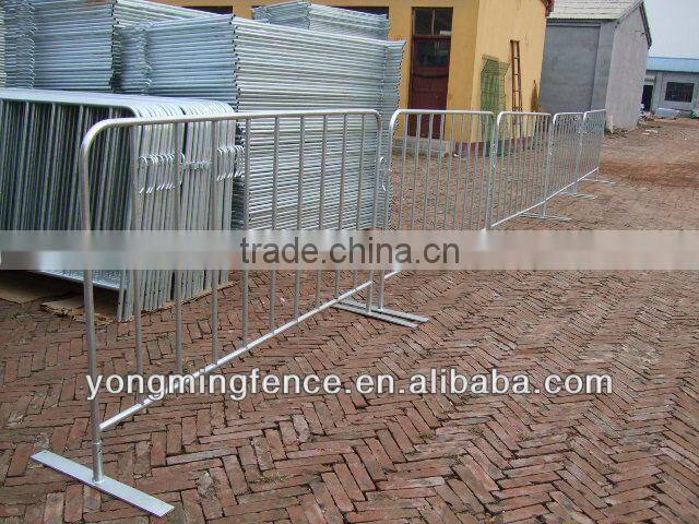 Metal crowd control barrier holder