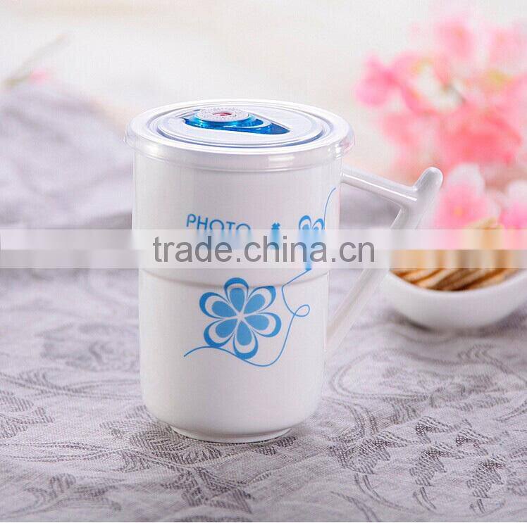 ceramic mug with lid,coffee mug with plastic seal lid,plastic cup,mug with lid