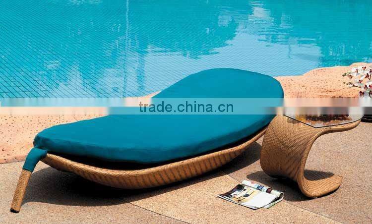Hot sale rattan outdoor pool sunbed garden furniture chaise lounge