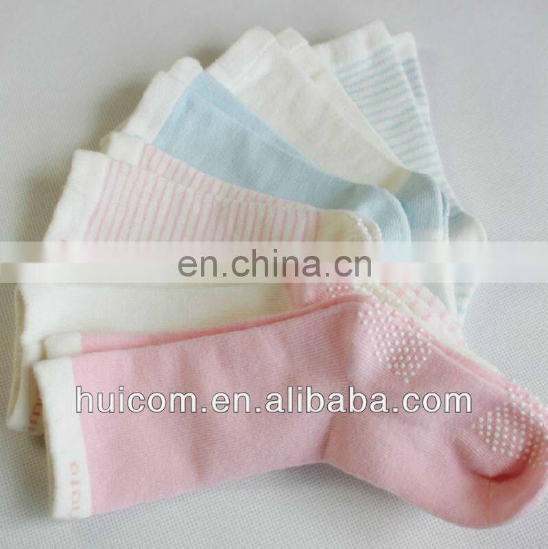 fashion winter polyester jacquard floor girls socks