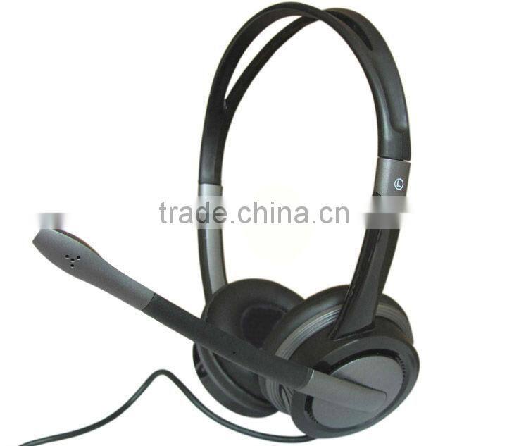 Computer headset USB plug with noise cancelling microphone