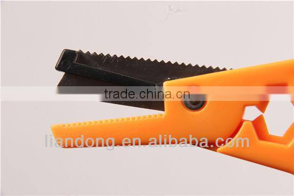 Stainless Steel The sawtooth scissor (GT17)