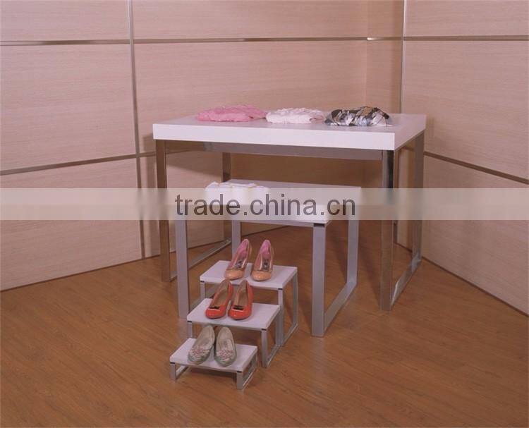 Rectangle LongTable and Shoe Display