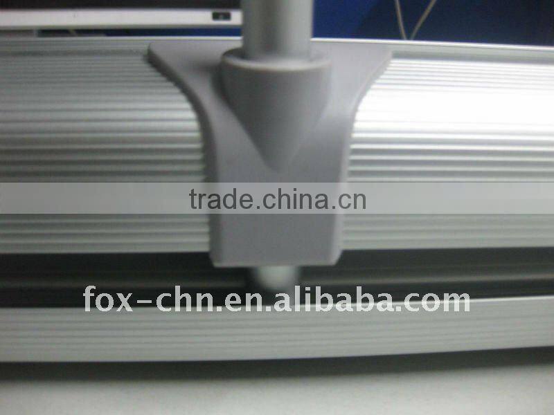 Portable roller banner