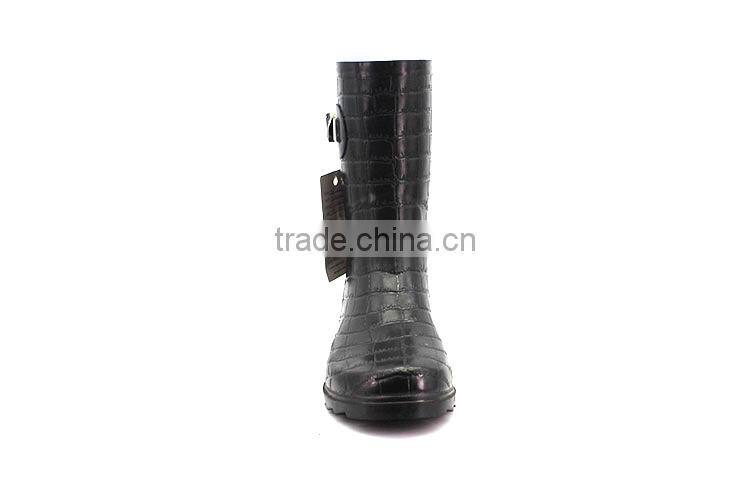 New Products Low price Latest design women plastic rain boots