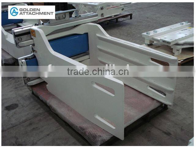 bale clamps mounted in forklift