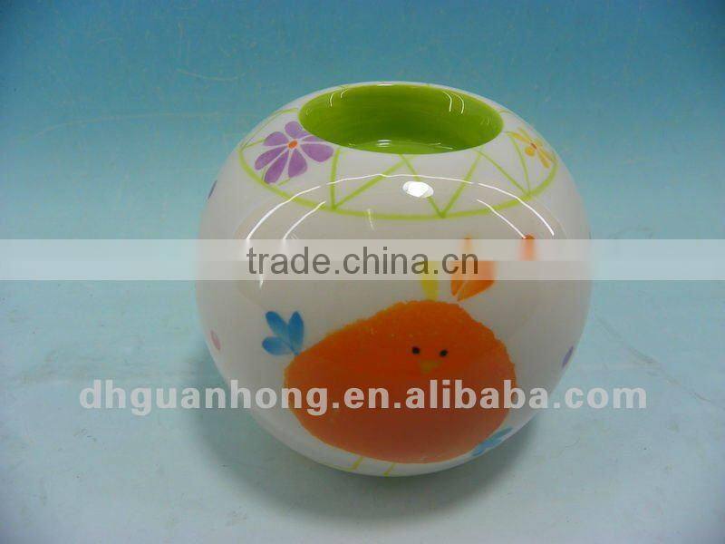 Round ceramic candle holder
