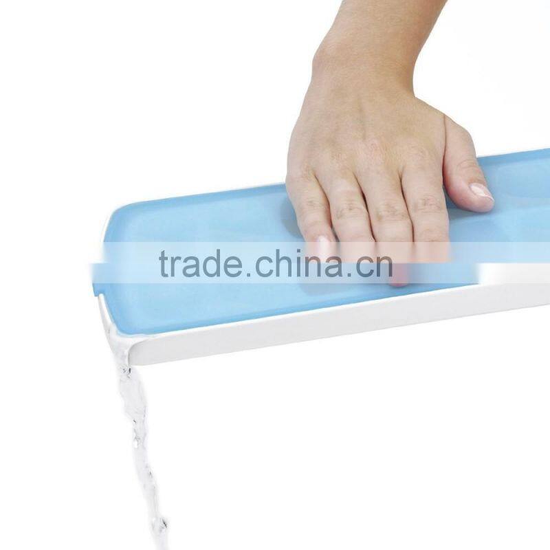 2016 amazon best selling No-Spill Ice Cube Tray with Silicone Lid ice cube mold