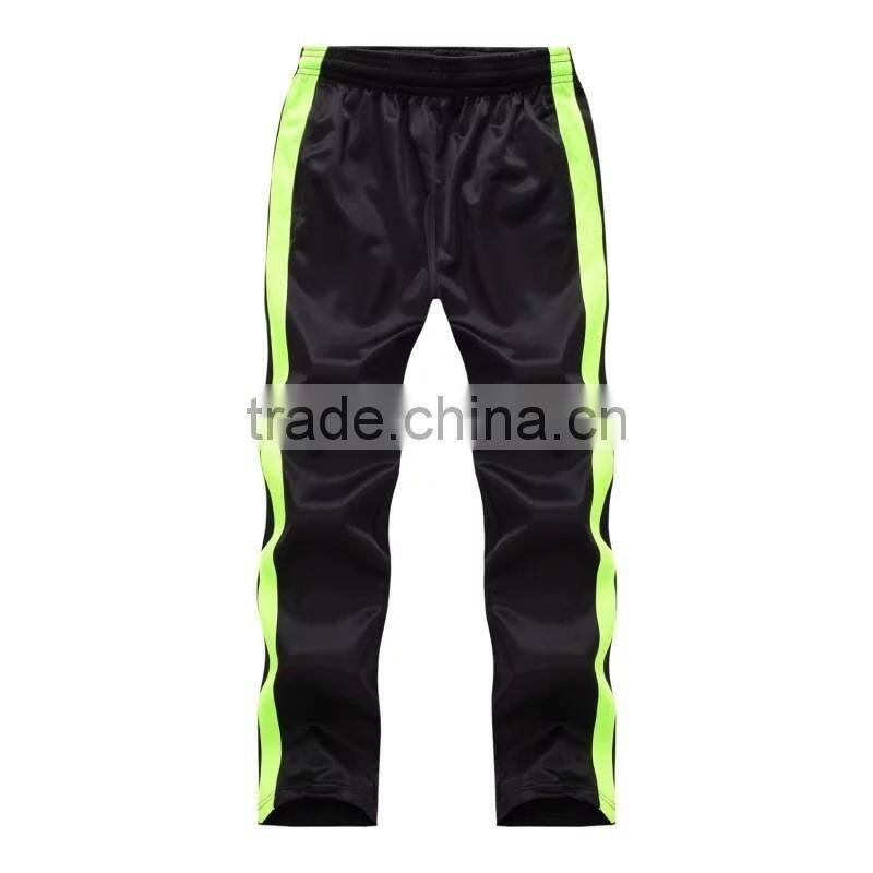 China Customized Sportswear Original Men Football Suit/OEM Quality Cheap Women Soccer Uniform