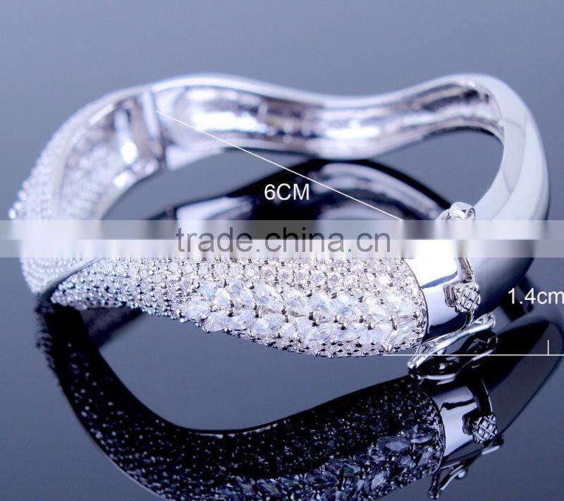 Exclusive Design Trendy Irregular Shape Setting CZ Crystal Bridal Jewelry Bangle