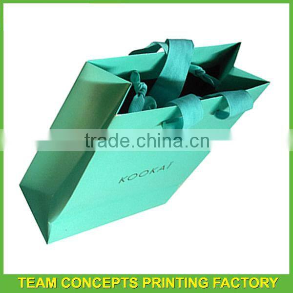 Luxury laminationed paper gift bag with logo printed