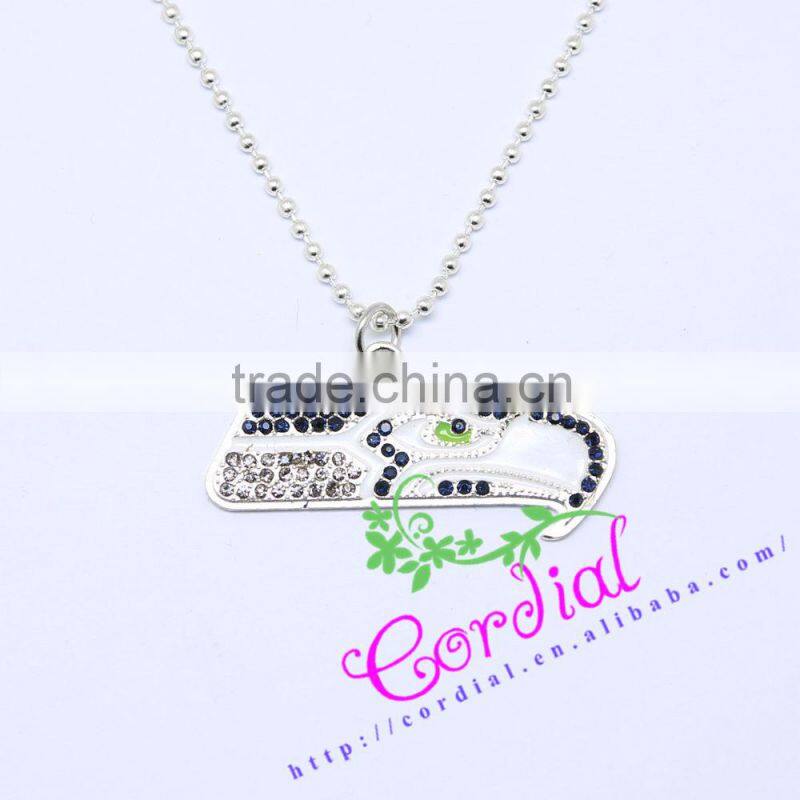 Fashion Jewelry Long Chain Crystal Alloy Big Hero Pendant Necklace For Gift