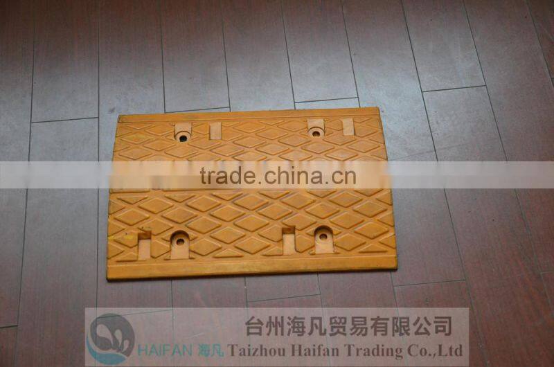 traffic reflective rubber speed humps used on road/ black and yellow removable rubber road humps for Crossroad