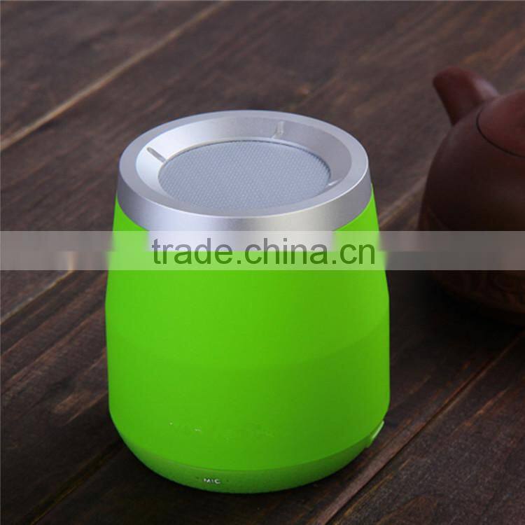 Cheap Fashion Design Mini Wireless FM Mini F-100 Bluetooth Support TF Card Bluetooth Speaker with Good Sound Effect