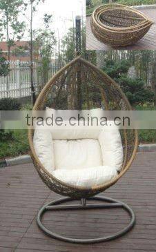 Rattan hanging egg chair