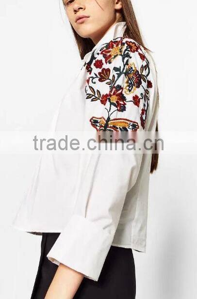 Runwaylover EY2383B Women New Fashion 2017 Loose Embroidery Blouse