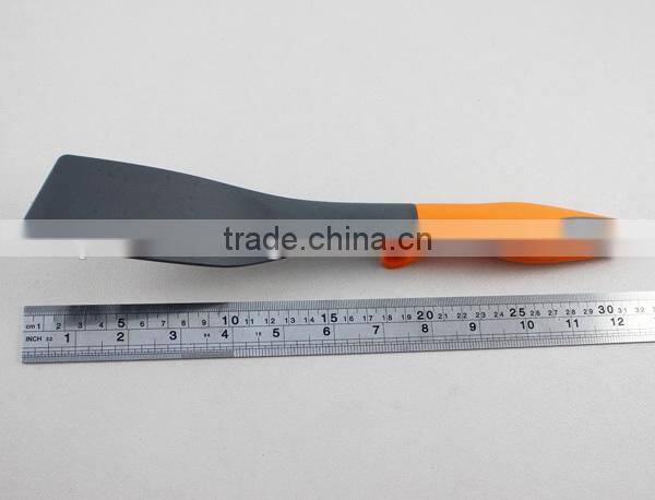 7 PIECE NYLON KITCHEN TOOLS SET WITH RACK