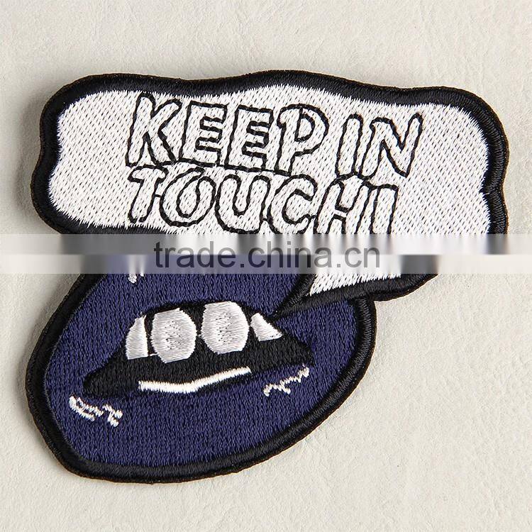 2016 China factory directly custom decorative embroidered label with overlocked for men's alpine jackets