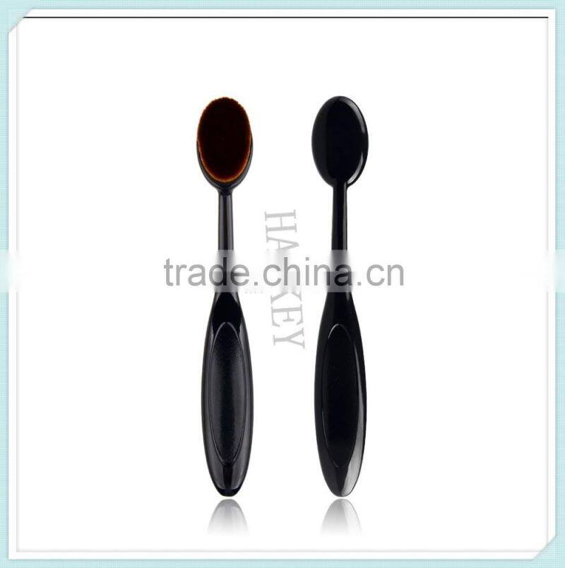 firmly squeeze oval shape foundation brush