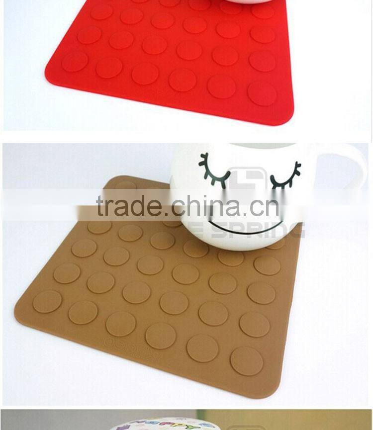 Non-slip salient point silicone chicken pot mat