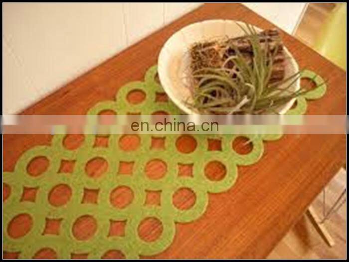 Long circle style die cut felt table runner,table mat