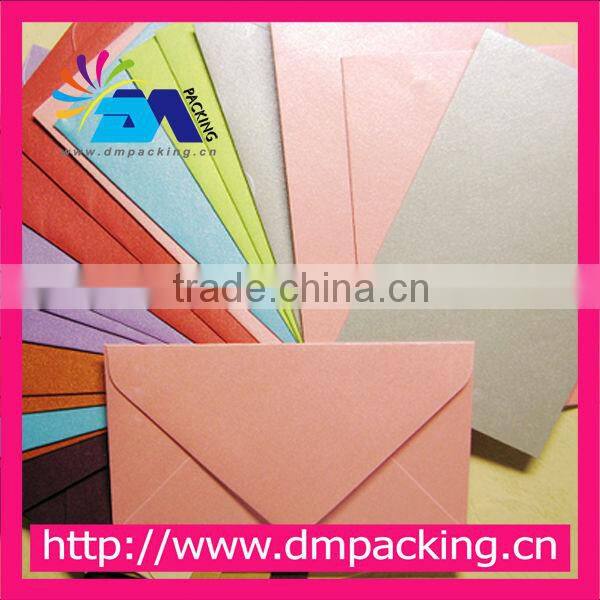 Different color for the gleamy paper envelope